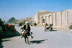 Transport in Herat was for a good part still by animal power, with donkeys and “Gandi” horse drawn carriages.