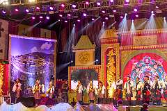 A Tibetan Dance from the Tingri region in Tibet, by WASV, a cultural group.