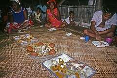 Evening meal at a farewell party in the “Morairiki Hotel” in Tuarabu.