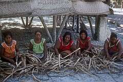 Weaving pandanus leaves in Barebuka village.